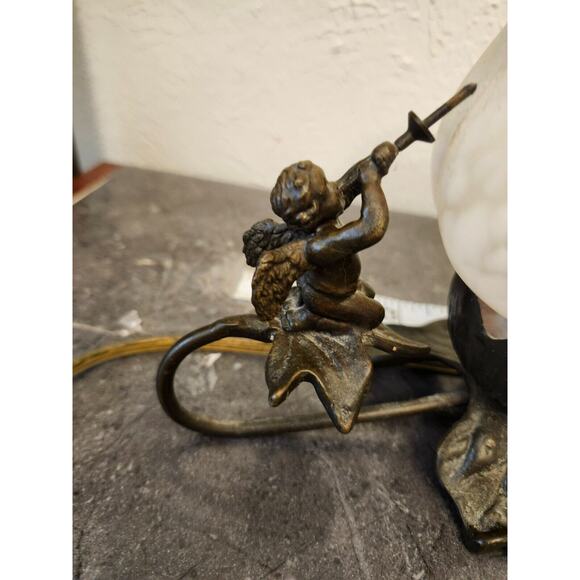 VINTAGE ORNATE CHERUB ANGEL BLOWING HORN LAMP / NIGHT‎ LIGHT - Picture 4 of 10
